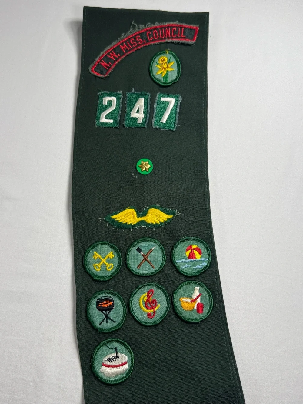 VTG 60s/70s Girl Scout Sash NW Mississippi Council Troop 247 Junior Aide Patches